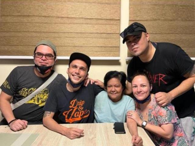 nora aunor with children