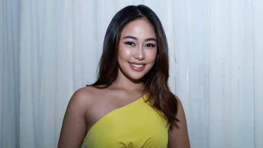 Elle Villanueva 