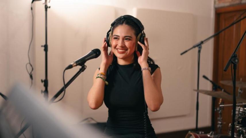 Julie Anne San Jose