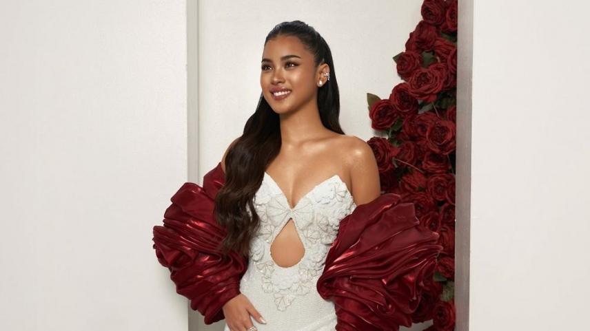 Shuvee Etrata at the GMA gala blue carpet