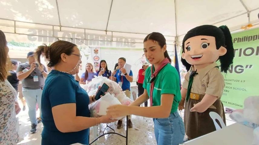 Shuvee Etrata with Boy Scouts of the Philippines