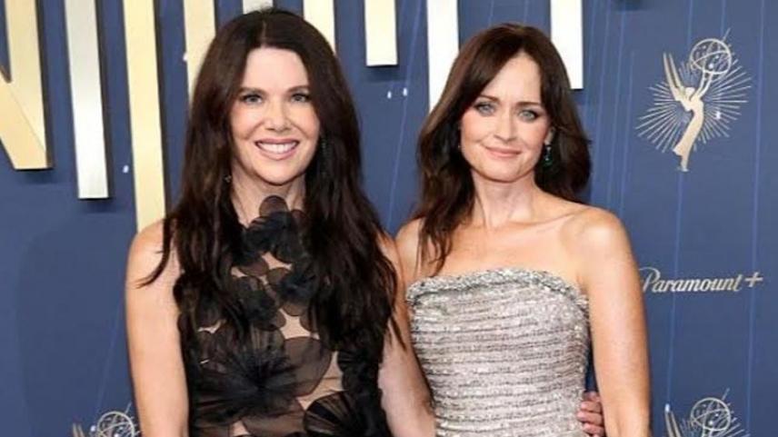 Lauren Graham and Alexis Bledel