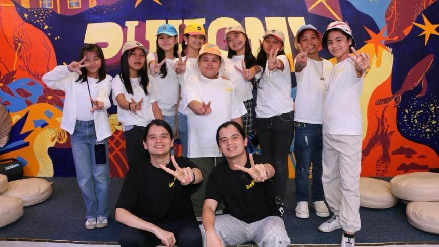 paolo and miguel with their the voice kids mentees