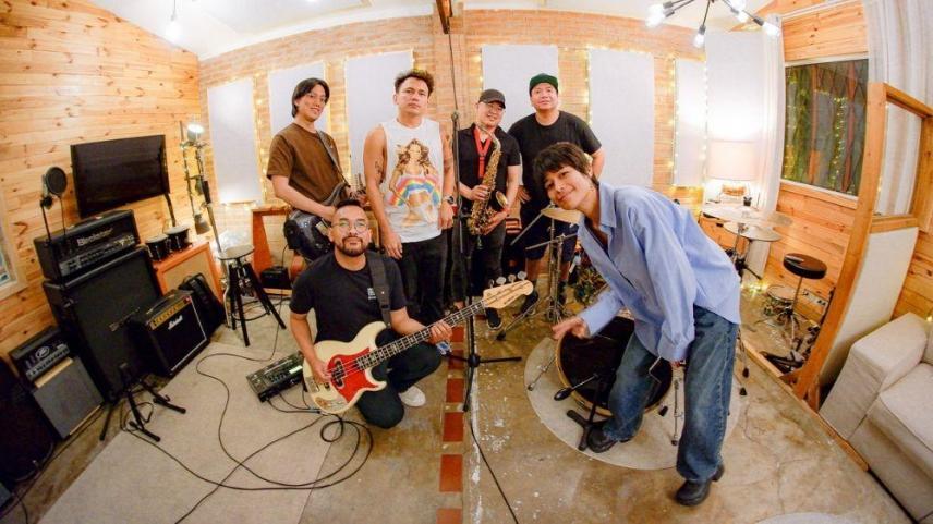 sponge cola and gigi de lana