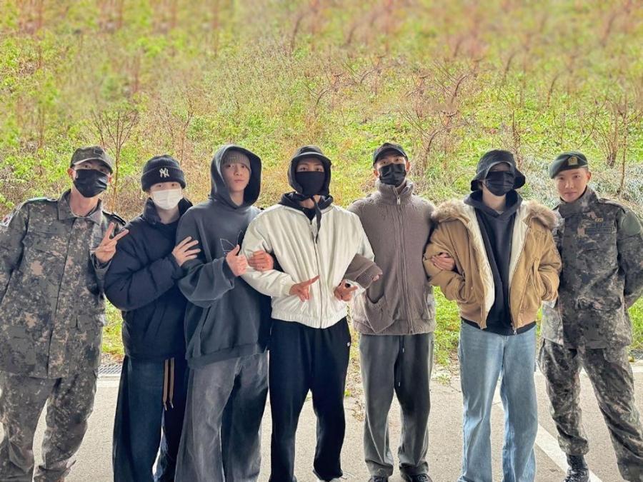 OT7 Reunion before enlistment 