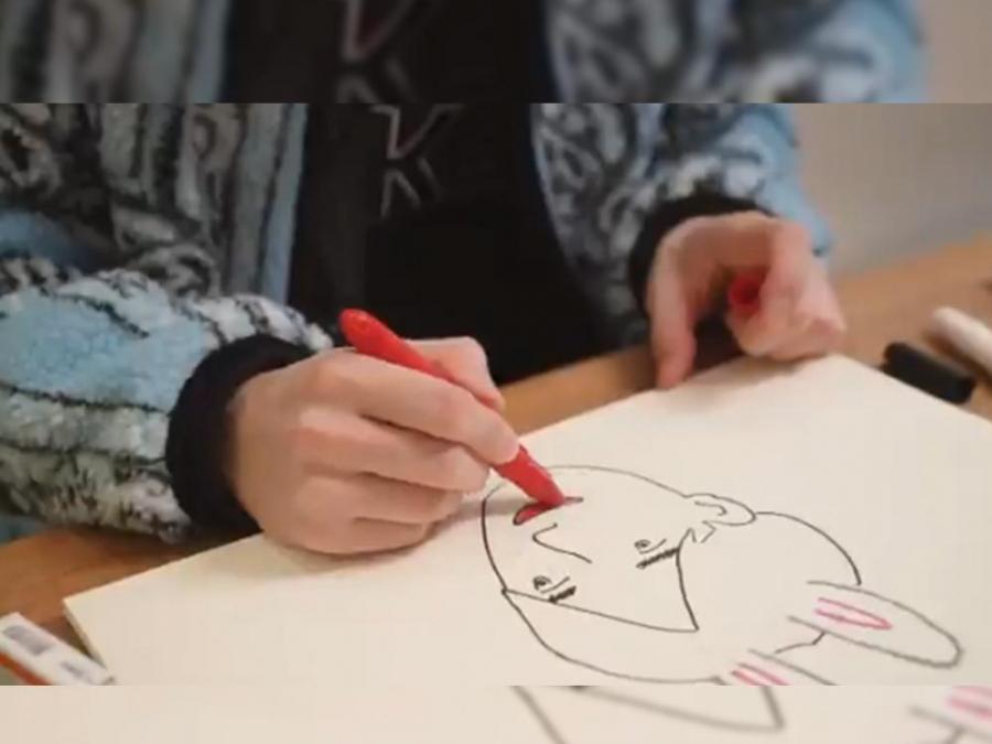 Suho holds fan contest