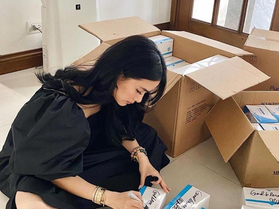 heart evangelista donates face masks for frontliners