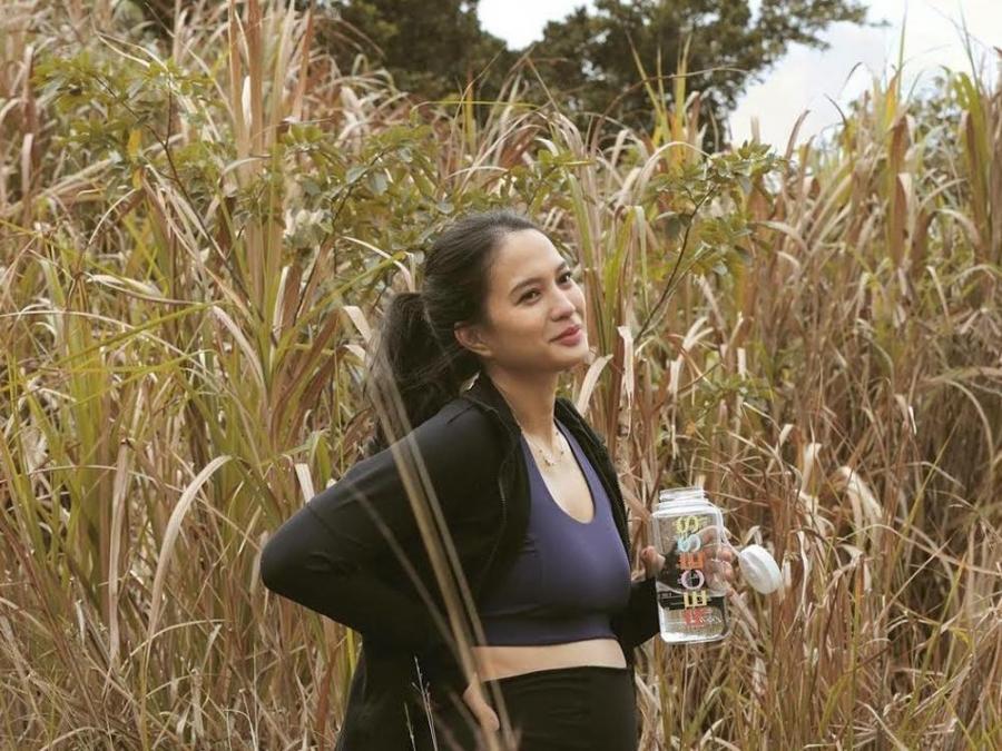 Pregnant Isabelle Daza