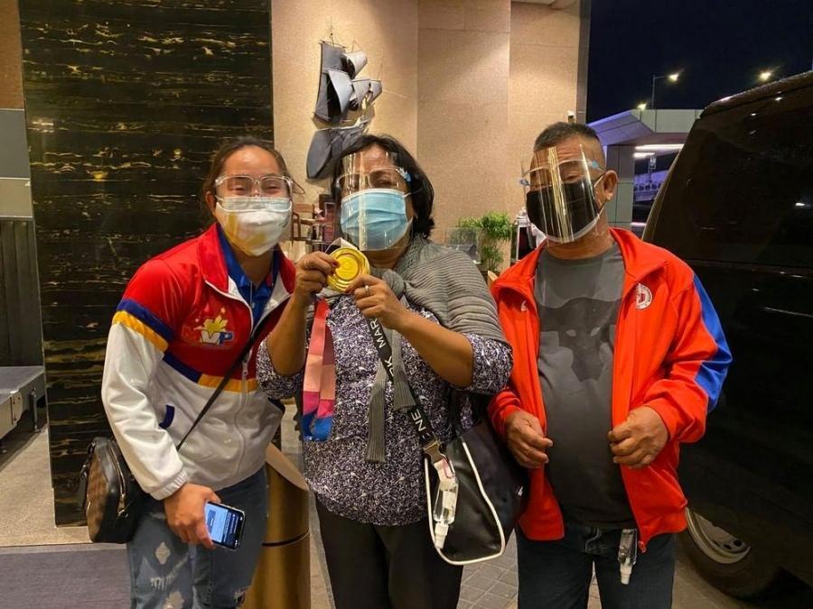 Hidilyn Diaz reunion with family