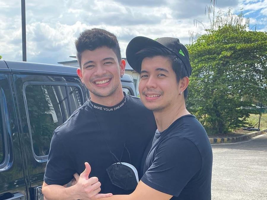 Rodjun Cruz congratulates brother Rayver on his new TV project