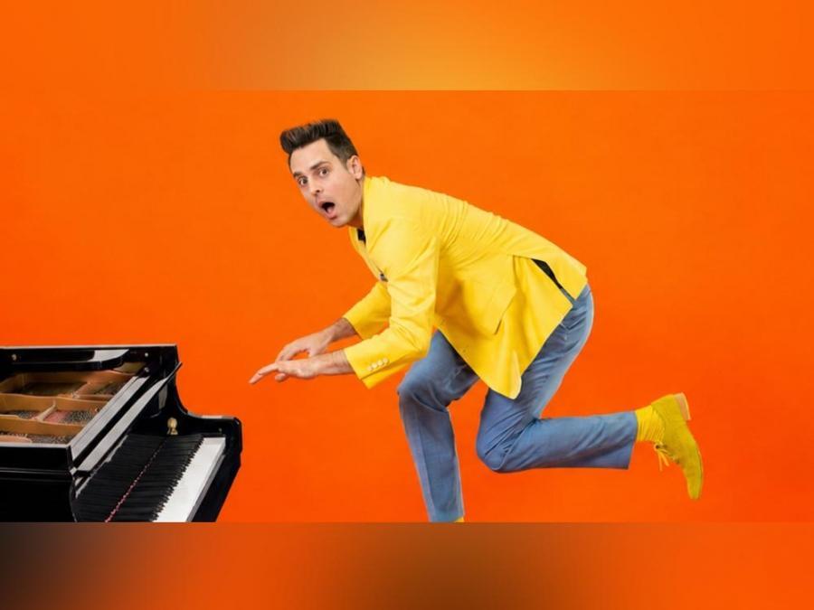 Grammy-nominated entertainer Tom Franek brings piano-comedy act to QC this June