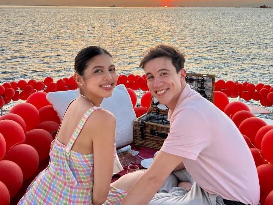 Maine Mendoza and Arjo Atayde