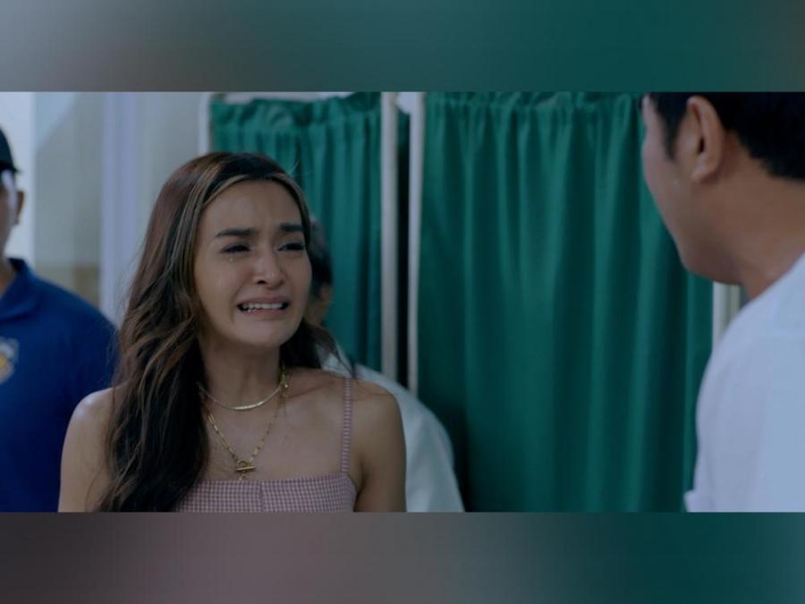 Aktrisa Bekki G yalangoch Klizma bilan jazolash