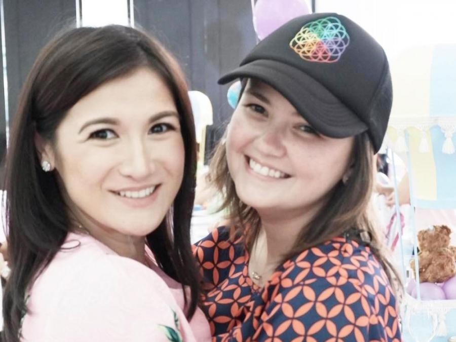 MUST-SEE: Camille Prats at Angelica Panganiban, nagkita at nagyakapan