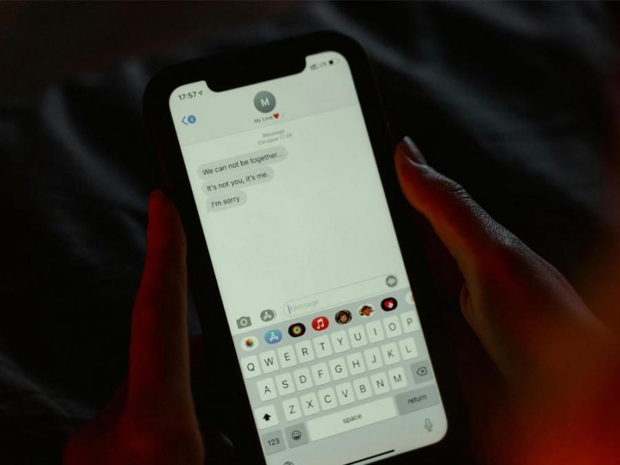 Exposing private conversations to the public punishable by law or not?