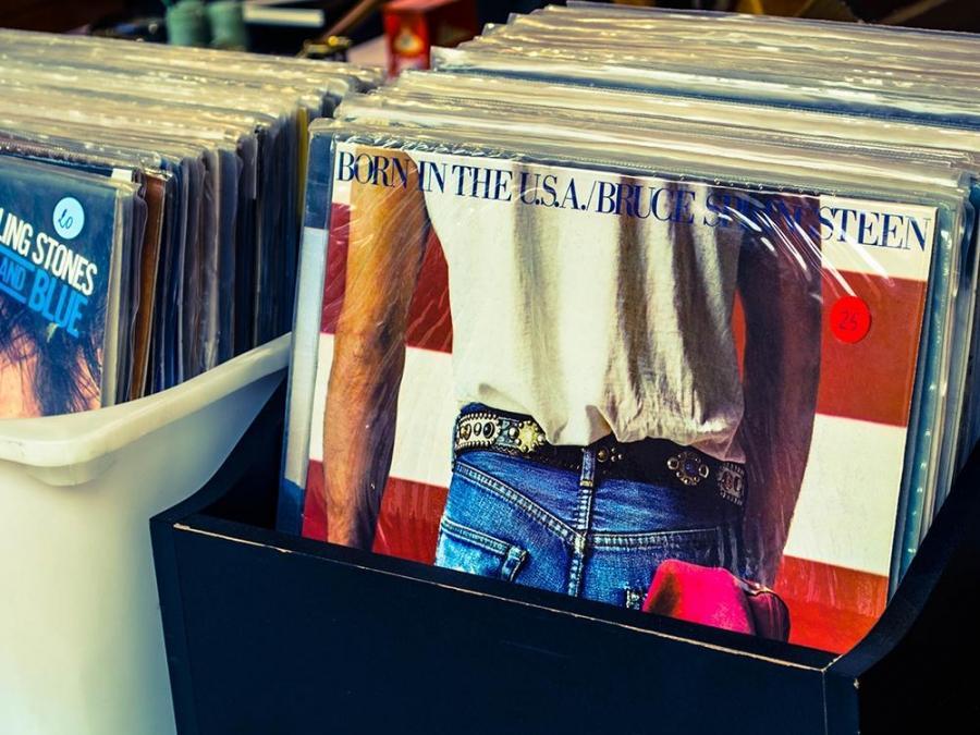 Vinyl record shops in Manila