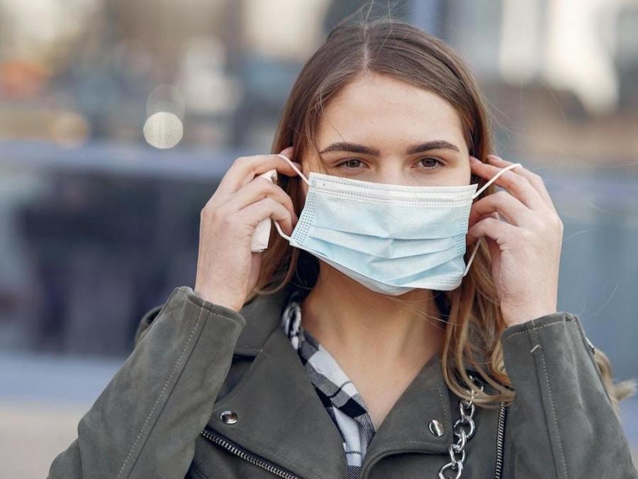 Voluntary wearing of face mask outdoors OK'd