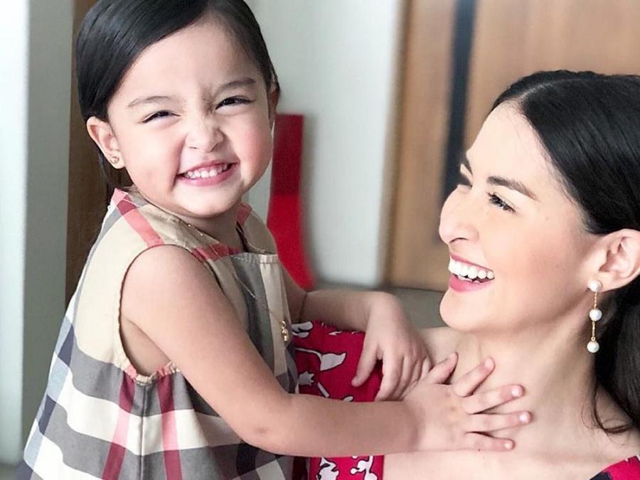 WATCH: Baby Zia, Pinagselosan Si Mommy Marian Rivera? | GMA Entertainment