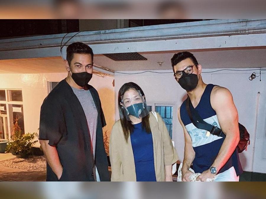 Gab Valenciano with parents Gary and Angeli