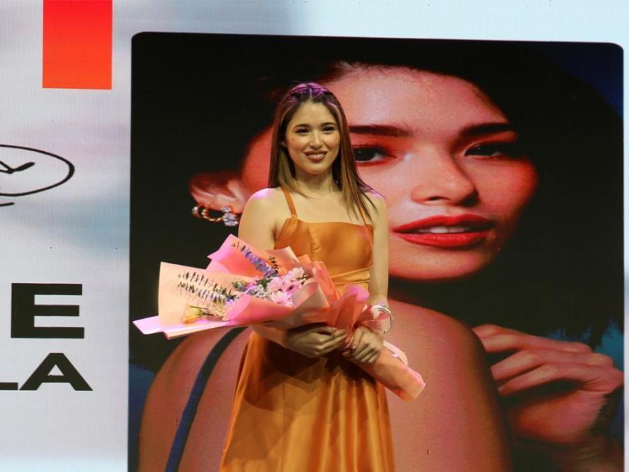 Kylie Padilla contract signing