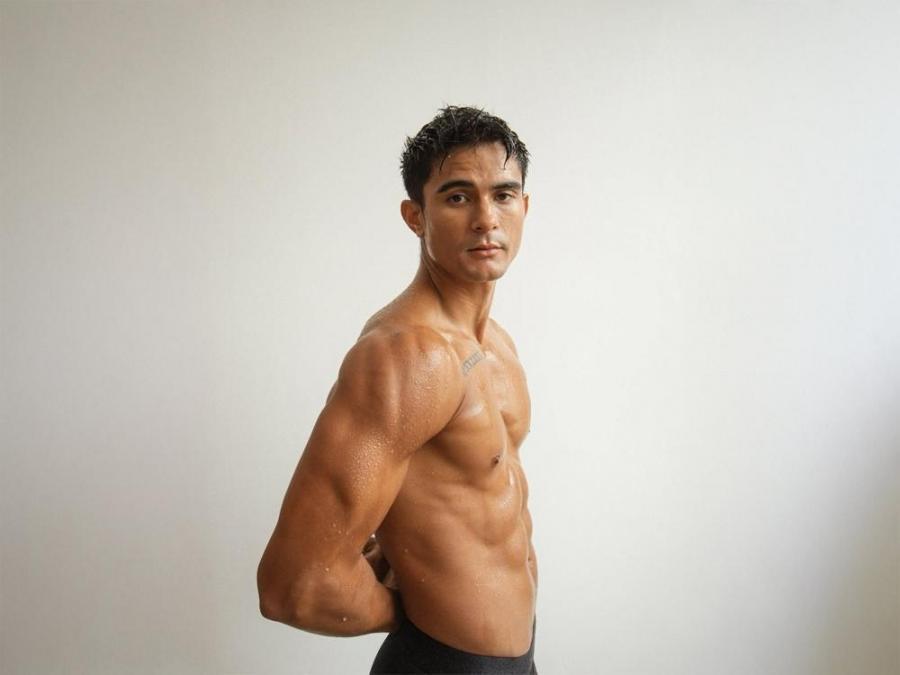 Brandon Espiritu gives lessons on gym etiquette