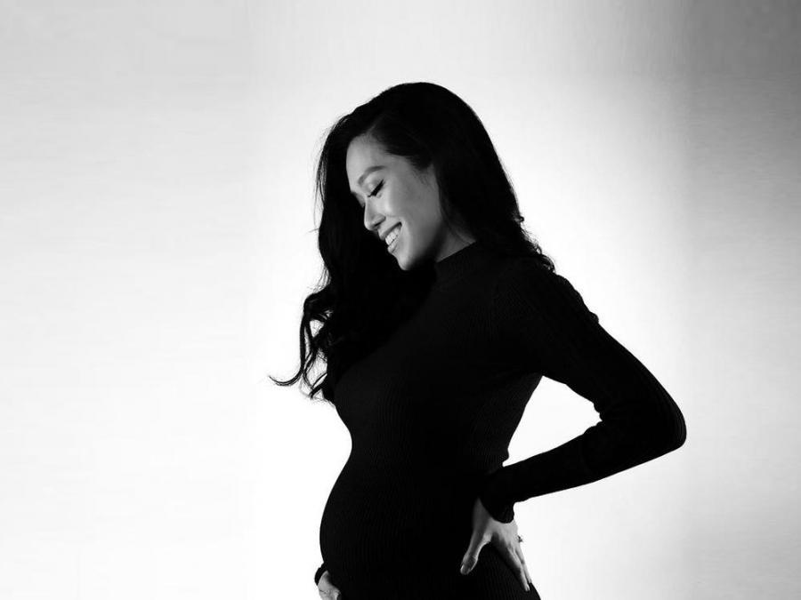 Rachelle Ann Go maternity photo