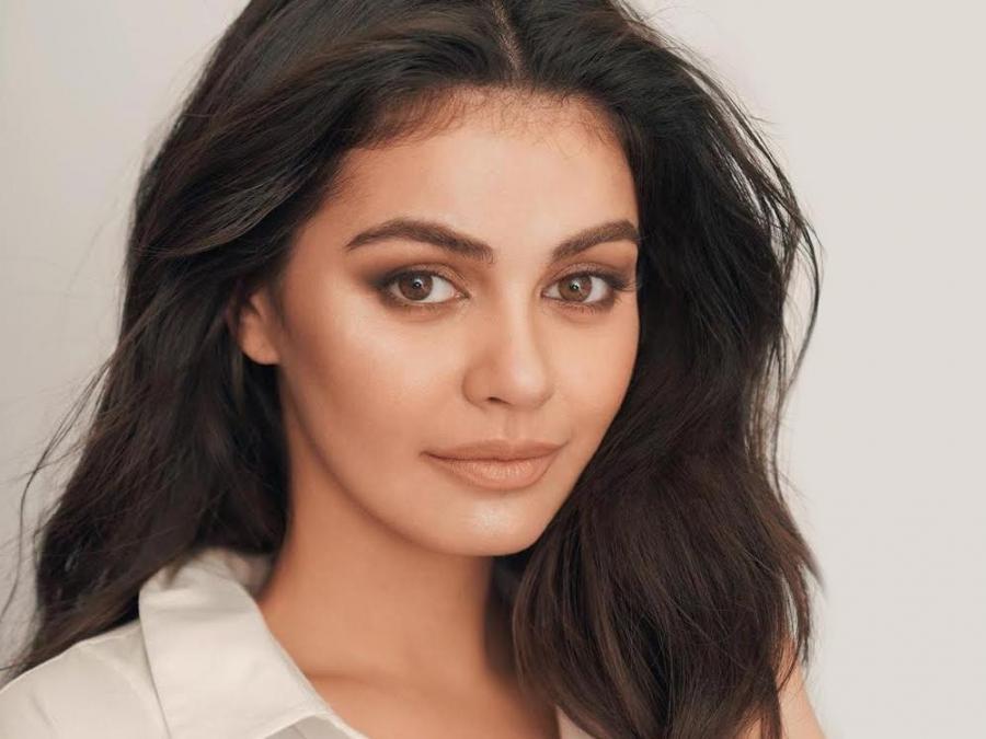 Janine Gutierrez comments on the addition of Filipino sign language interpreters in news