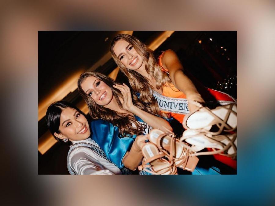 Michelle Dee with other Miss Universe contestants