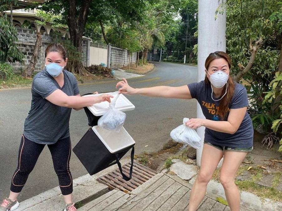 kapuso reporters practice social disntancing