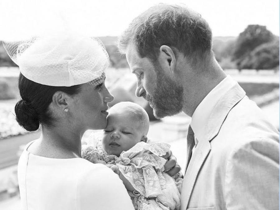 prince harry and meghan markle with archie