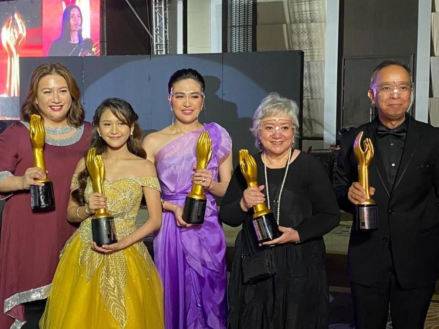 Julie Anne San Jose and Golden Canedo in Aliw Awards 2020