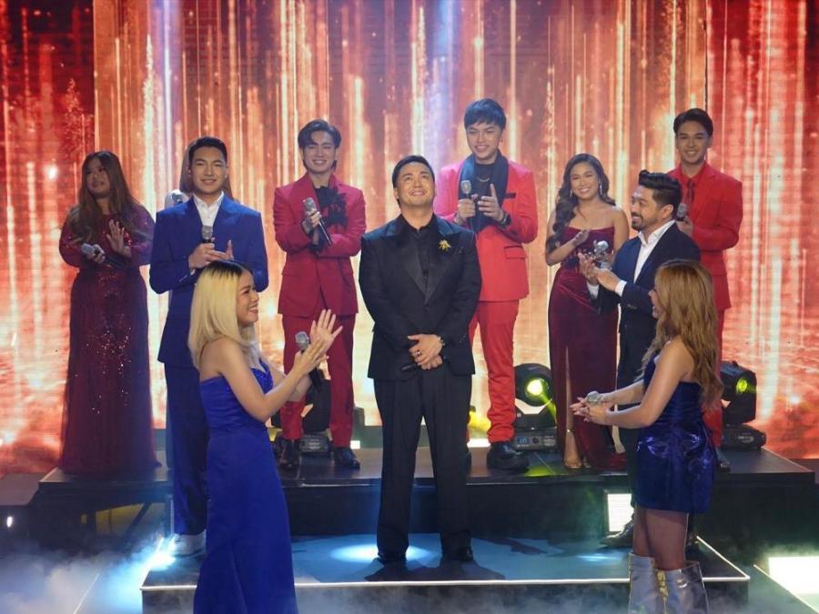 Sofronio Vasquez with Tawag ng Tanghalan judges and winners