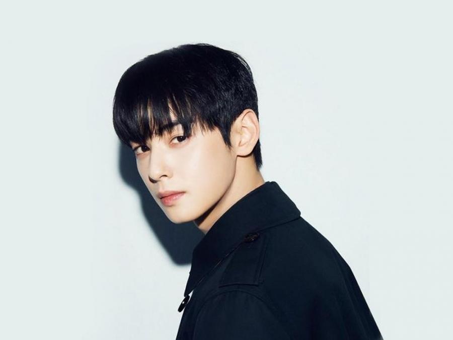 Check Out ASTRO Cha Eun-woo's Cute Smile On These Exclusive Photos