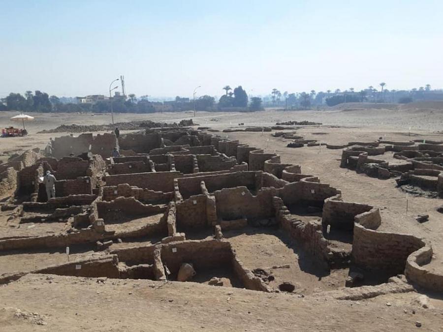 lost golden city in egypt