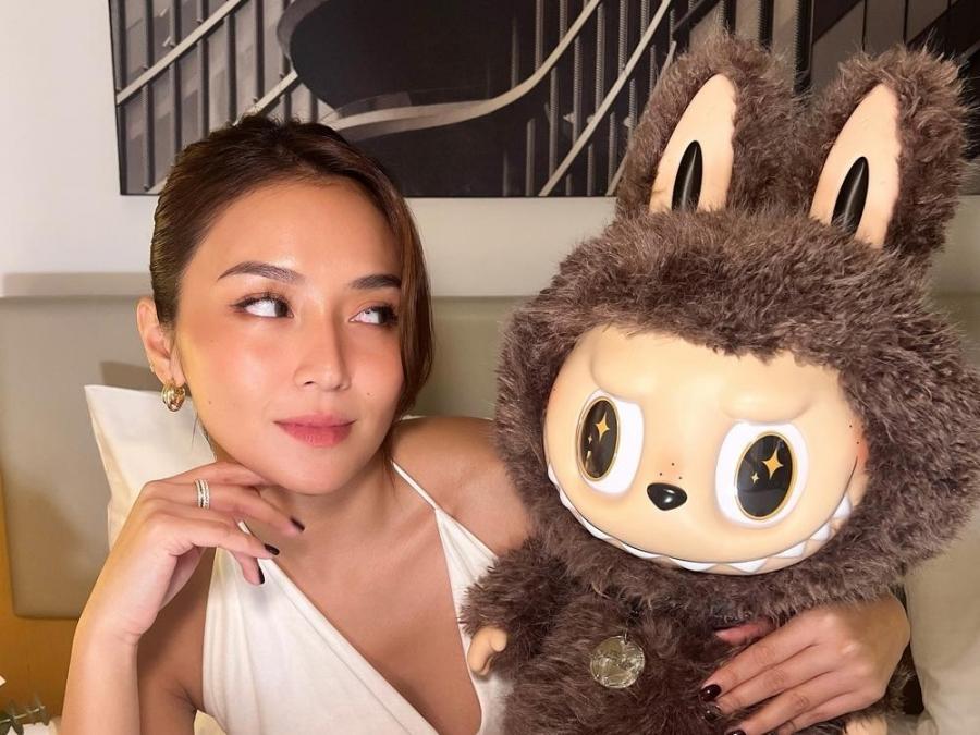 Kathryn Bernardo introduces her new friends, Zimomo dolls | GMA  Entertainment