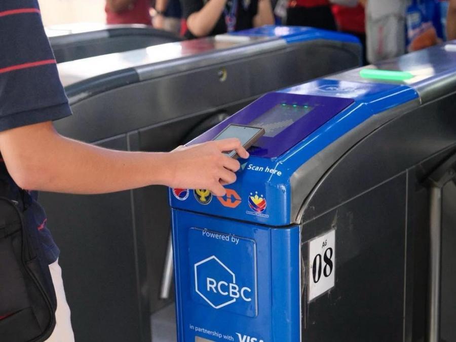 LRT-2 now accepts cashless payments