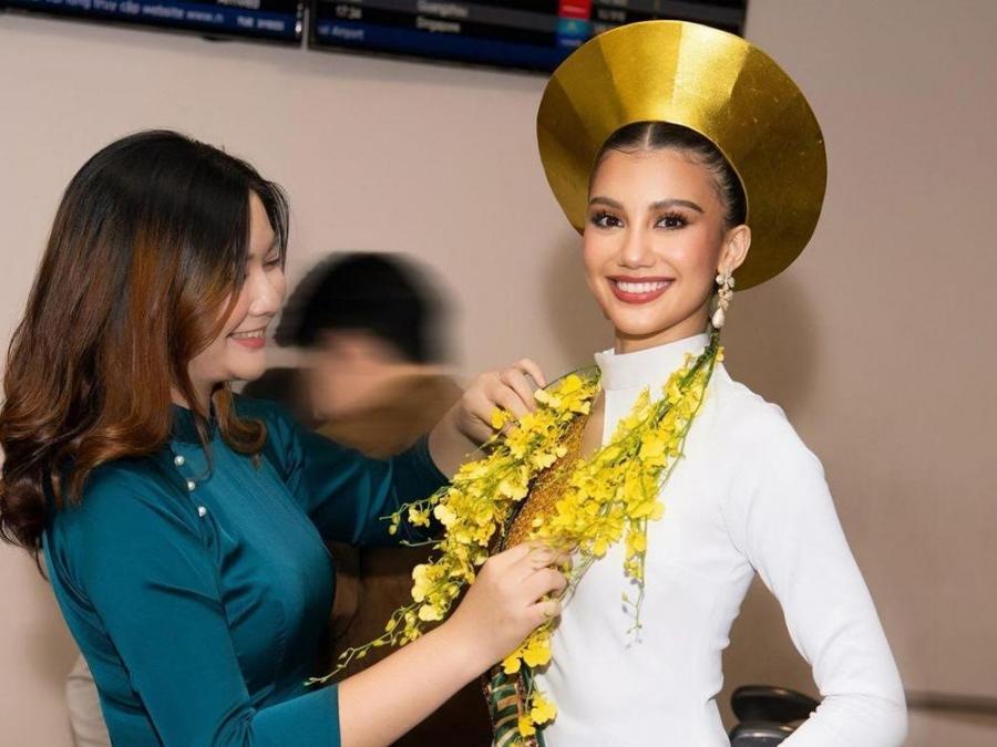 Nikki de Moura arrival outfit in Vietnam