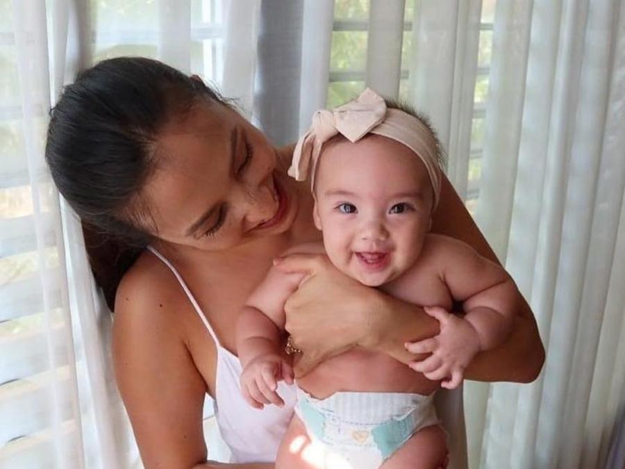 solenn heussaff makes cookies for babies