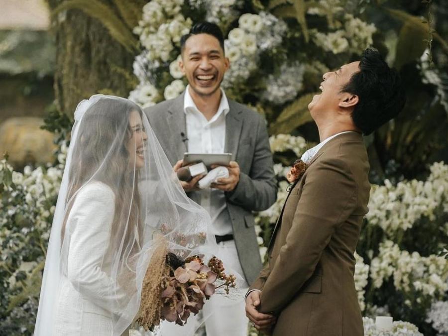 Kz Tandingan Ties The Knot With Tj Monterde In A Garden Wedding Gma Entertainment