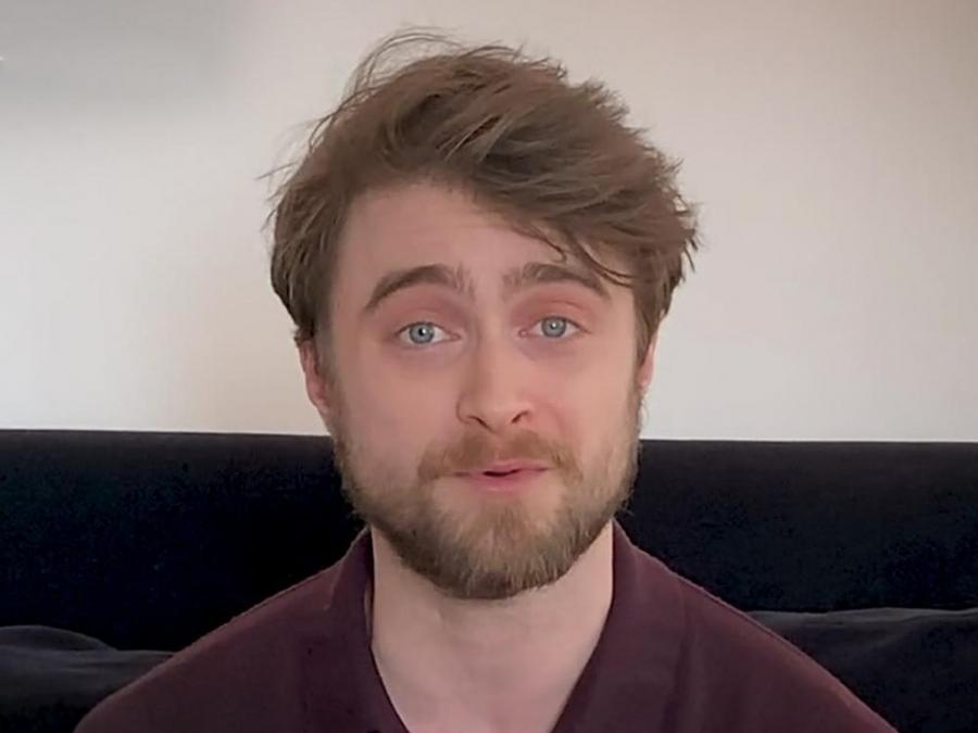 Daniel Radcliffe reads first chapter of Harry Potter