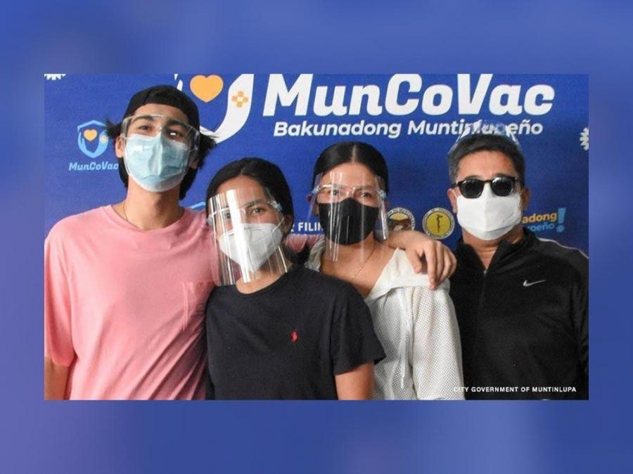 Aga Muhlach and family