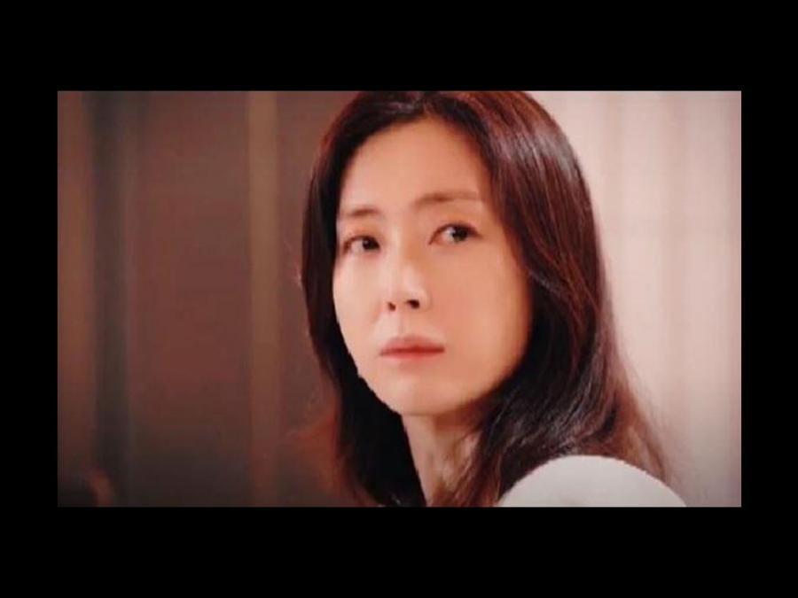 Show Window: The Queens House