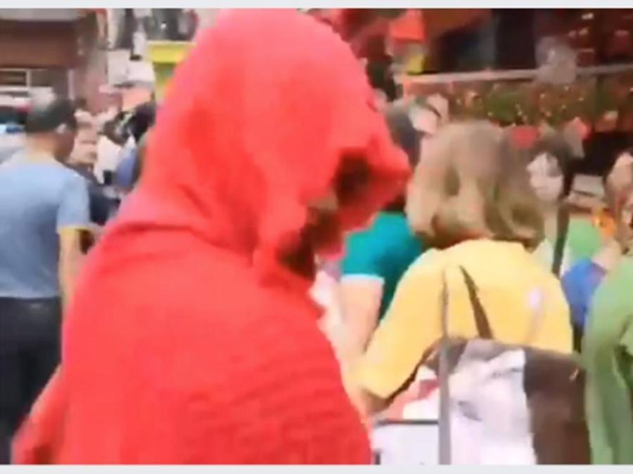 LOOK: Sighting of the mysterious lady in red | GMA Entertainment