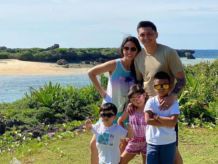 Jimmy Alapag LJ Moreno and family