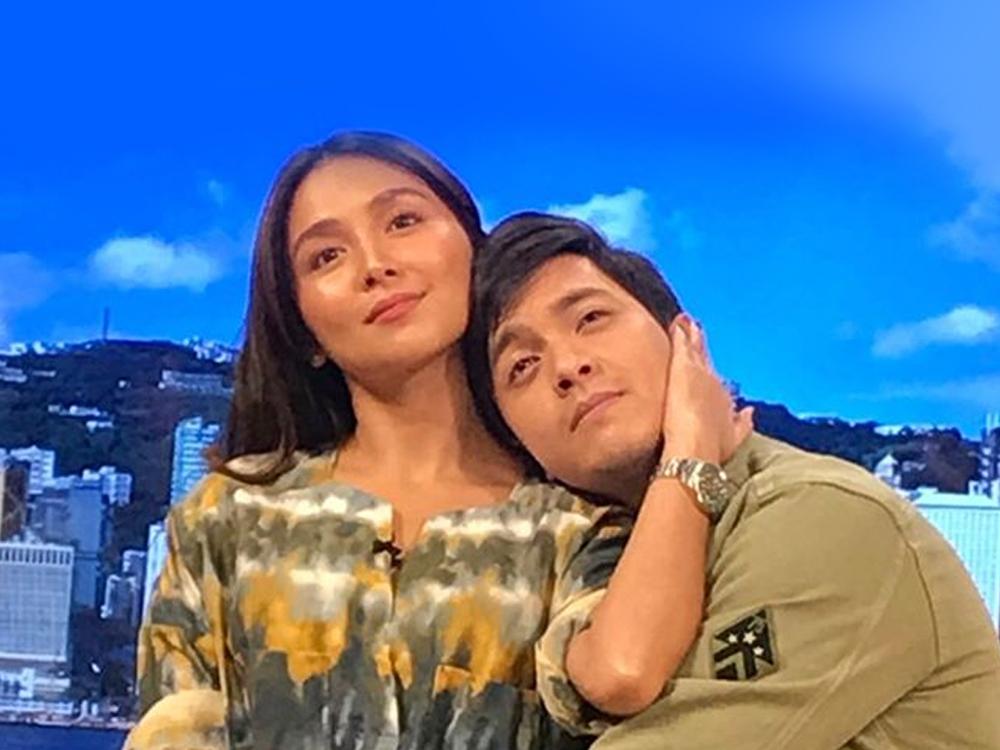 kayanin_kaya_nina_alden_richards_at_kathryn_bernardo_ang_mag-pose_para_sa_poster_ibat_ibang_klase_ng_pelikula_panoorin_sa_photo_booth_challenge_ng_unang_hirit  | GMA Entertainment - Online Home of Kapuso Shows and Stars