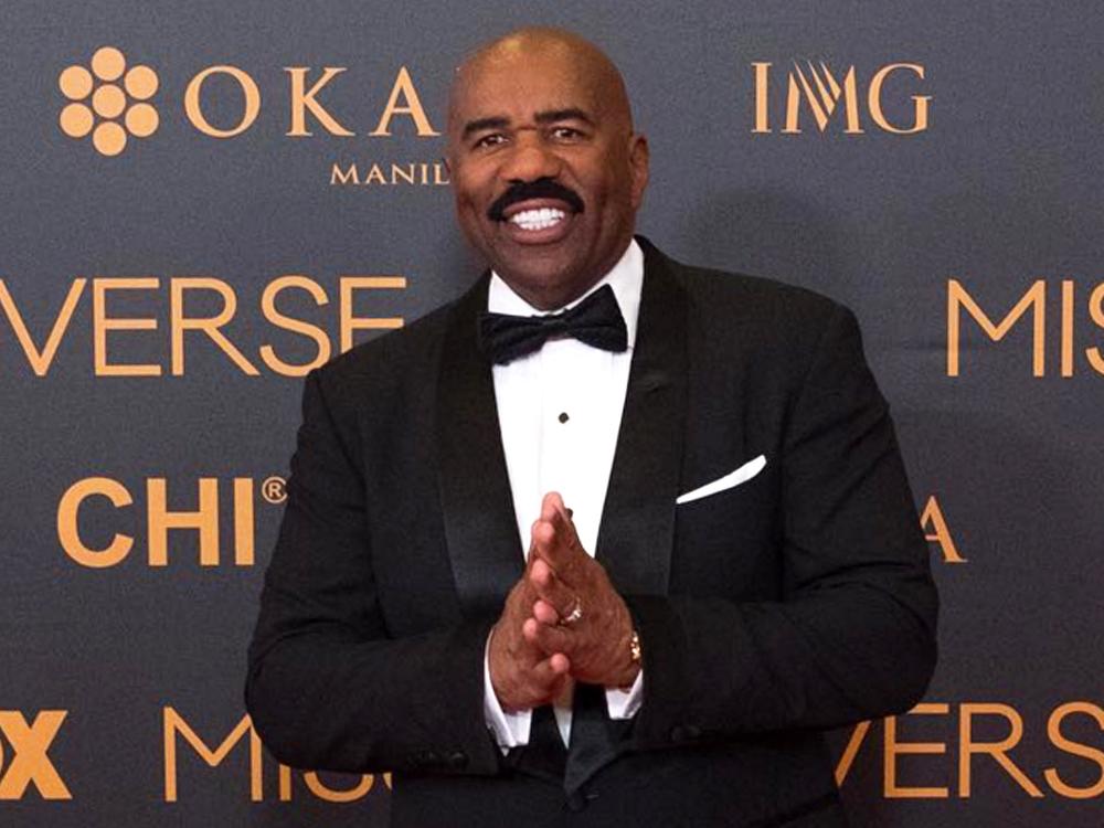 Steve Harvey returns to Miss Universe stage, reminds everyone to 'keep