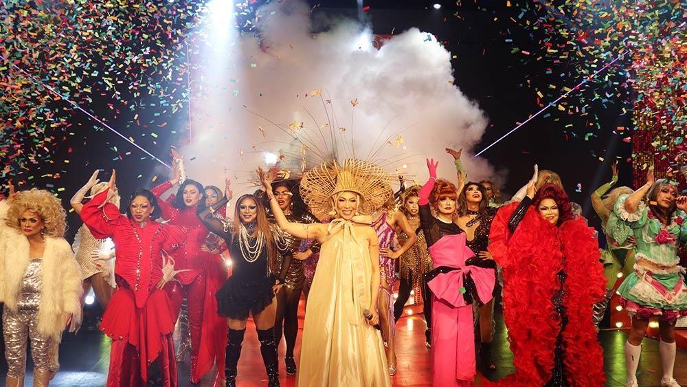 Vice Ganda, Vhong Navarro, Jhong Hilario, Jugs Jugueta, Teddy Corpuz, Ryan Bang with drag queens