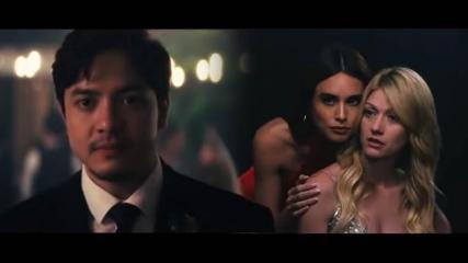 Alden Richards, Max Collins