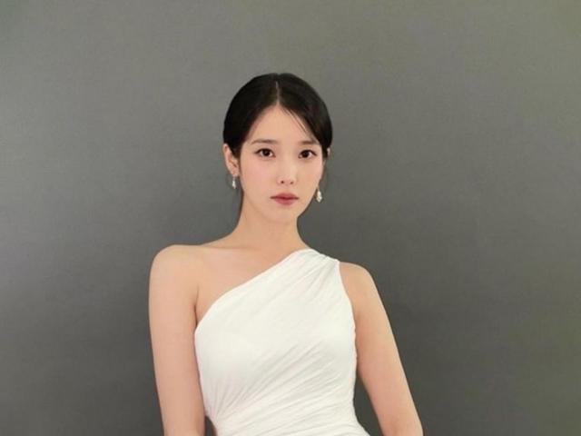 IU in manila