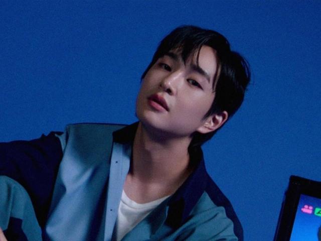 SHINee Onew beat drum